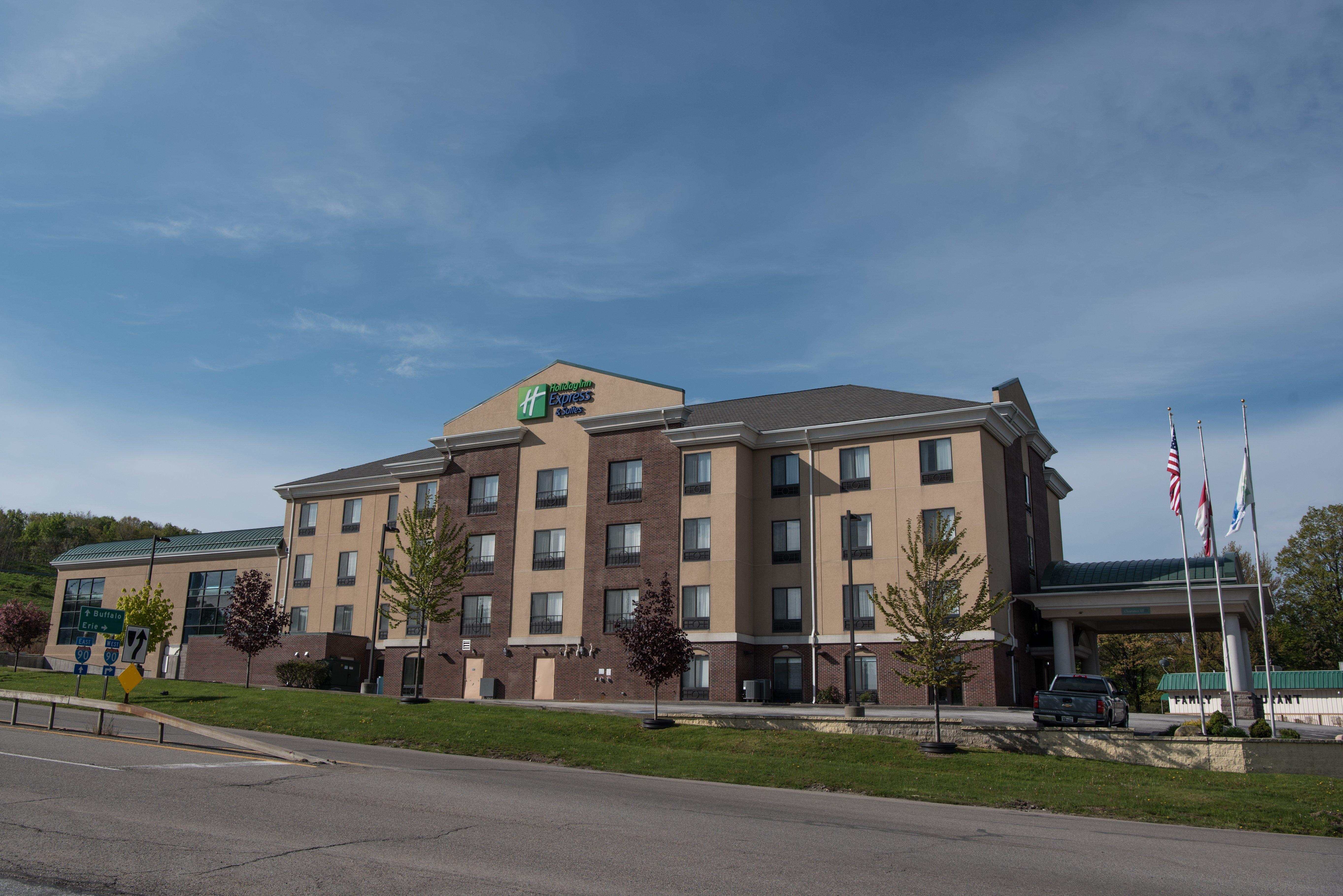 Holiday Inn Express Hotel & Suites Erie An Ihg Hotel North East Exterior photo